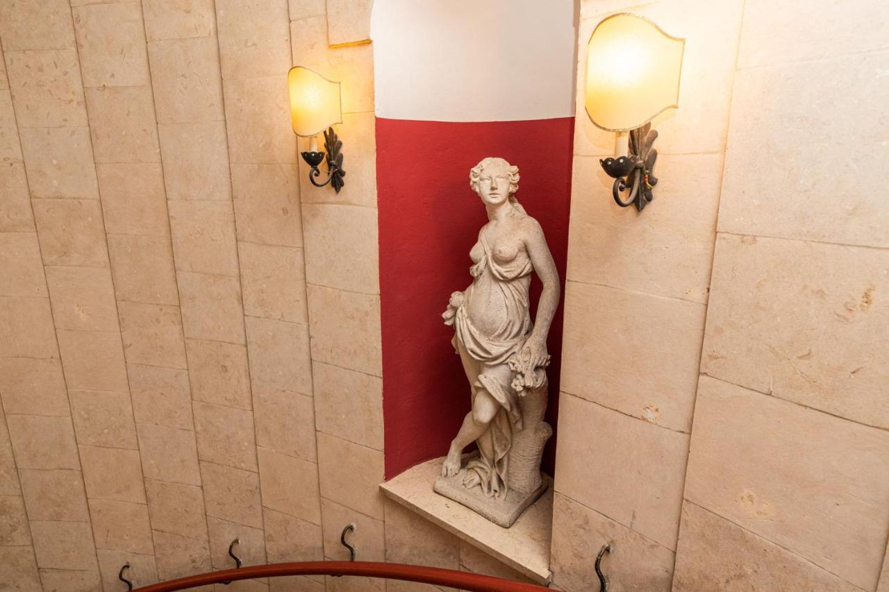 Domus Verona - Elegante Residenza Con Affaccio Su Porta Leoni Buitenkant foto